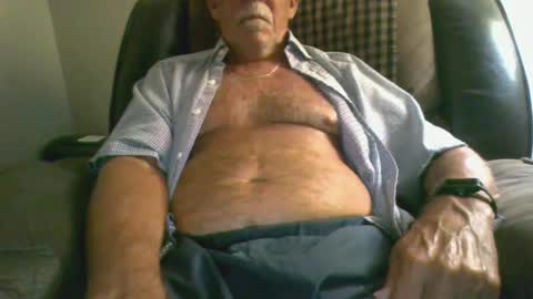 Snapshot of luv269er chatting on September 18, 4:47 am luv269er online show from September 18, 4:47 am