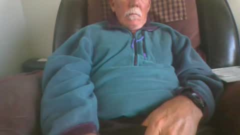 Snapshot of luv269er chatting on December 30, 9:29 pm luv269er online show from December 30, 9:29 pm