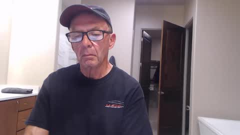 luv_missle online show from March 7, 9:29 am