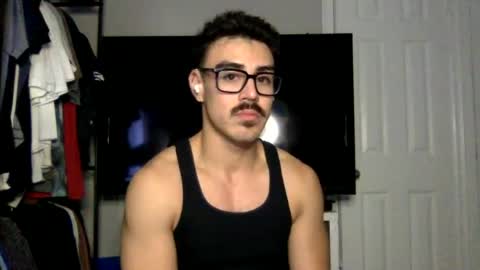 luvrboy77 online show from July 3, 5:13 am
