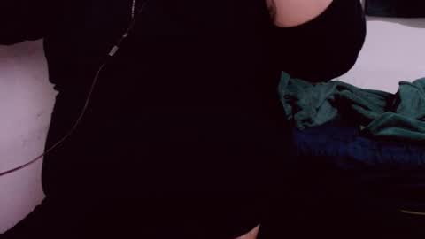 Snapshot of lvcifer_ chatting on December 4, 2:42 am ayoo online show from December 4, 2:42 am