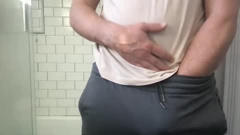 lvguynextdoor440656 online show from November 2, 7:51 pm