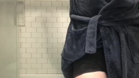 lvguynextdoor440656 online show from April 14, 1:49 am