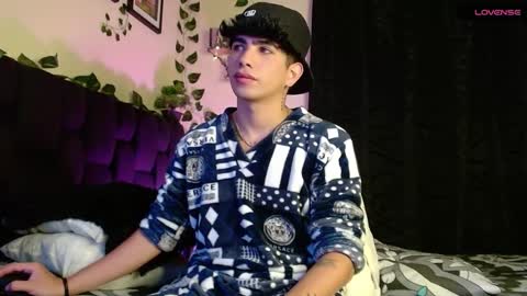 Lyle Bennett Freelance Model online show from February 17, 12:59 pm