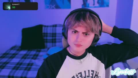 Snapshot of lyodass chatting on December 4, 2:42 am Lyodass online show from December 4, 2:42 am