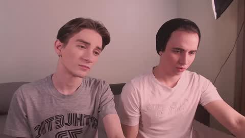 KennyEliot online show from December 18, 6:25 pm