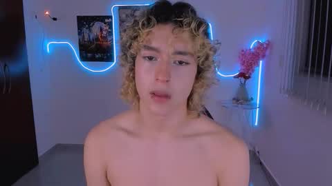 Lyric online show from January 8, 1:55 am