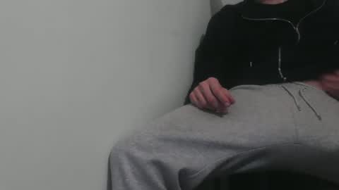 m4dh4tter24 online show from December 4, 8:18 pm