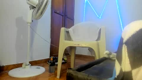 Snapshot of maaster420 chatting on October 15, 2:30 am itgram pezlo josue online show from October 15, 2:30 am