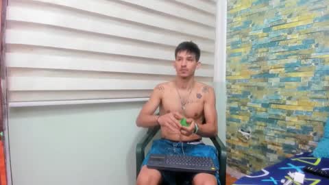 Snapshot of maaster420 chatting on February 12, 12:33 pm itgram pezlo josue online show from February 12, 12:33 pm