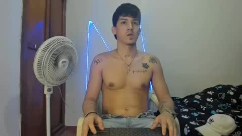 Snapshot of maaster420 chatting on September 24, 12:43 am itgram pezlo josue online show from September 24, 12:43 am