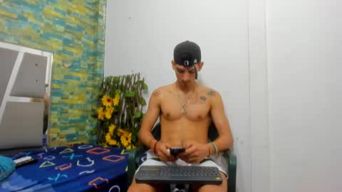 Snapshot of maaster420 chatting on January 23, 12:52 pm itgram pezlo josue online show from January 23, 12:52 pm
