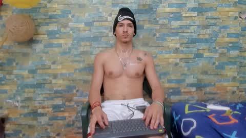 Snapshot of maaster420 chatting on January 19, 3:53 pm itgram pezlo josue online show from January 19, 3:53 pm