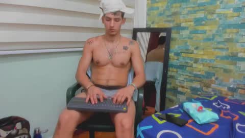 Snapshot of maaster420 chatting on March 1, 12:07 am itgram pezlo josue online show from March 1, 12:07 am