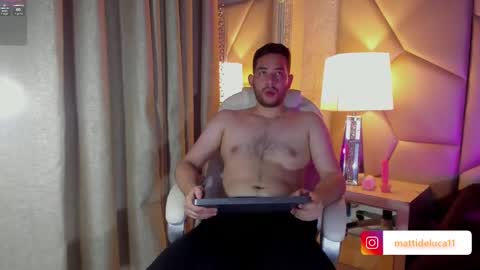 Snapshot of maatt_de_luca chatting on September 18, 6:43 pm Matt De Luca online show from September 18, 6:43 pm