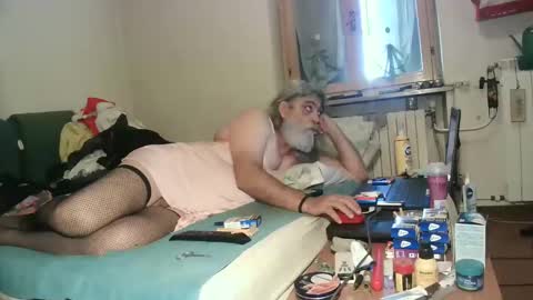 maax1970 online show from December 28, 10:47 am