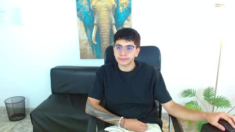 Max online show from March 19, 2:09 pm