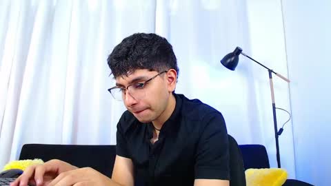 Max online show from April 21, 2:23 pm