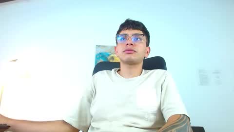 Max online show from March 28, 5:13 pm