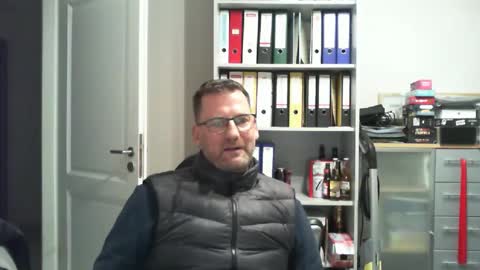 macfly67 online show from December 13, 4:27 pm