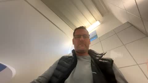 macfly67 online show from February 11, 1:09 pm