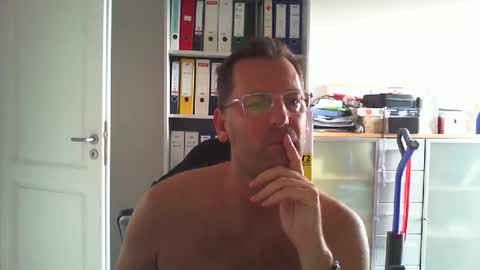 macfly67 online show from September 13, 7:42 am