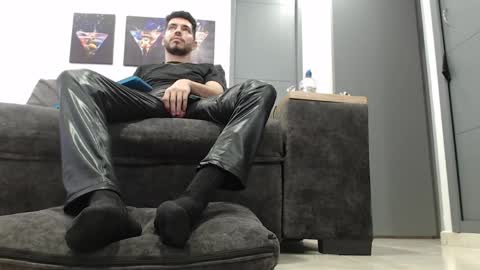 instagram mackdanielsx online show from April 3, 8:05 pm