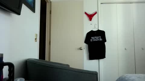 mackdocc001 online show from January 13, 3:27 pm