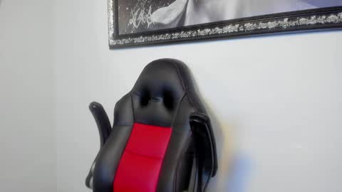 Snapshot of maddox_santana chatting on February 13, 1:19 am Maddox Santana online show from February 13, 1:19 am