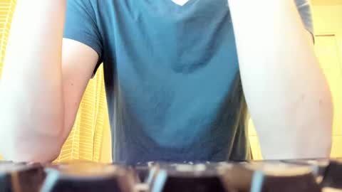 madmonkeyman10 online show from March 5, 2:57 am