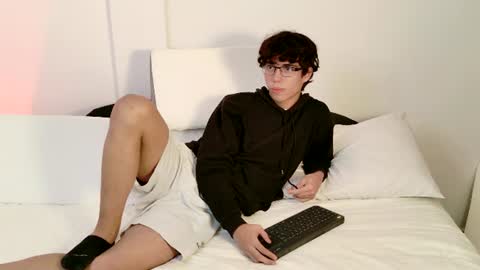 Mael online show from July 22, 8:34 pm