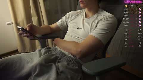 Snapshot of maestro3369 chatting on December 9, 10:26 pm Mike XMaestro 3369 online show from December 9, 10:26 pm