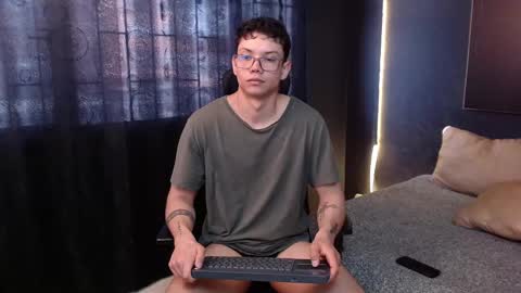 Damian Rivers online show from October 4, 8:35 pm