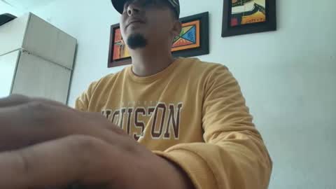 magic_milk23 online show from December 5, 1:40 pm