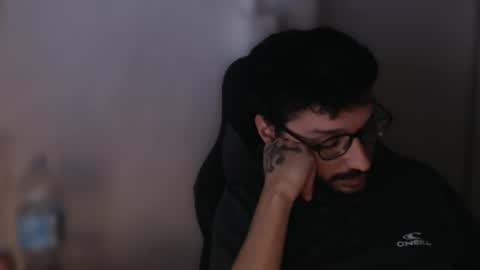 Snapshot of magicjawn chatting on October 8, 3:55 am magicjawn online show from October 8, 3:55 am