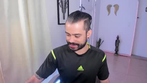Snapshot of magnus_king chatting on February 14, 10:37 pm     online show from February 14, 10:37 pm