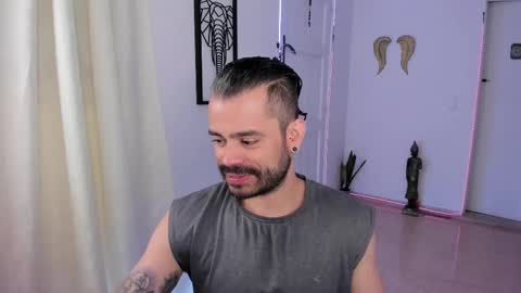 Snapshot of magnus_king chatting on March 2, 8:35 pm     online show from March 2, 8:35 pm