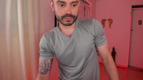 Snapshot of magnus_king chatting on February 27, 11:26 pm     online show from February 27, 11:26 pm
