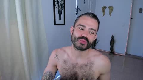 Snapshot of magnus_king chatting on March 9, 8:31 pm     online show from March 9, 8:31 pm