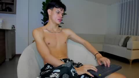 Snapshot of maicolruggeri chatting on February 28, 11:56 pm MAICOL  online show from February 28, 11:56 pm