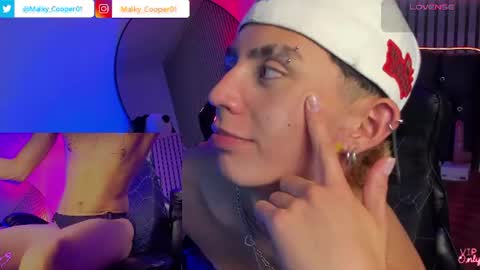 maiky_cooper01 online show from July 22, 3:31 am