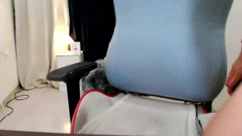 Snapshot of majestic_anne chatting on December 16, 12:16 pm Annalyn online show from December 16, 12:16 pm