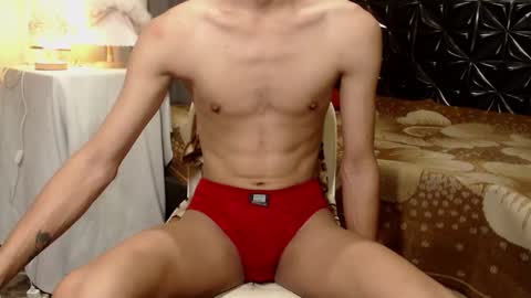 Snapshot of majestic_anne chatting on March 6, 1:05 am Annalyn online show from March 6, 1:05 am