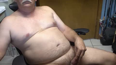 majormike34 online show from April 22, 10:47 pm