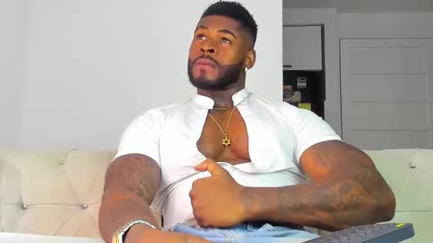 Makonnen online show from October 24, 10:00 pm