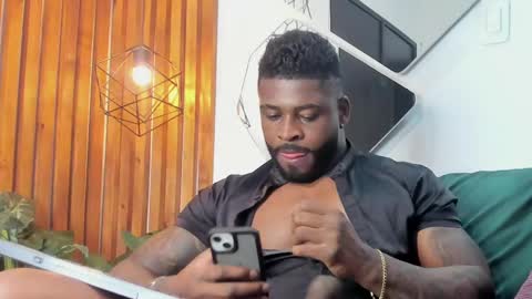 Makonnen online show from February 12, 1:30 am