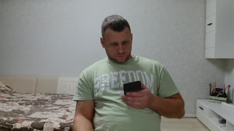 malchyshka online show from December 17, 8:23 am