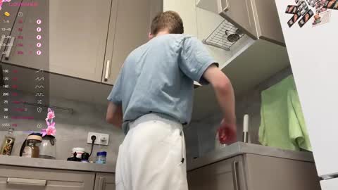 Snapshot of malcolm_yang chatting on February 8, 1:11 pm Tom and Mark 3 online show from February 8, 1:11 pm