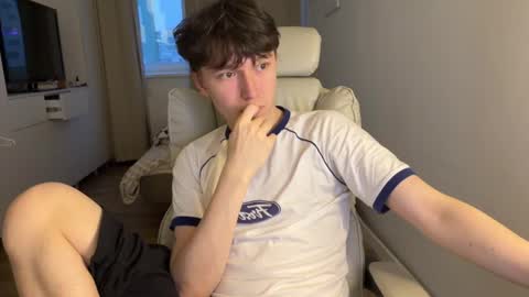 Snapshot of malcolm_yang chatting on October 25, 2:30 pm Tom and Mark 3 online show from October 25, 2:30 pm