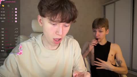 Snapshot of malcolm_yang chatting on December 10, 12:27 pm Tom and Mark 3 online show from December 10, 12:27 pm